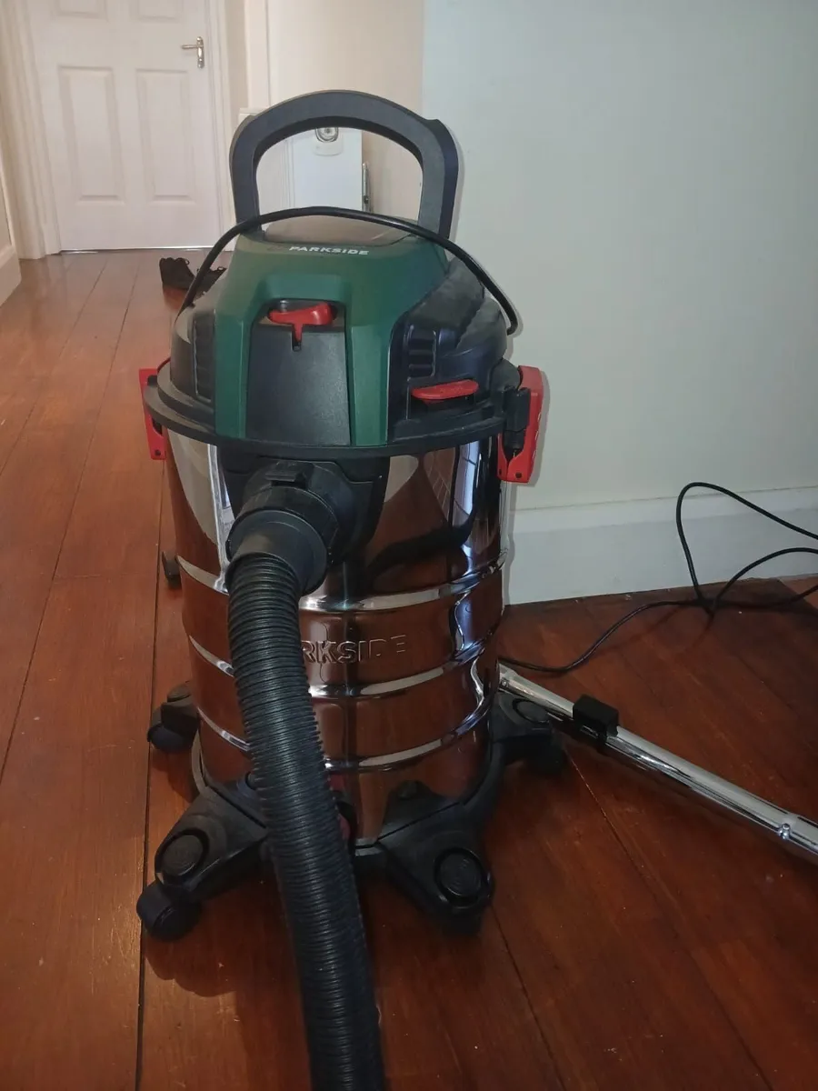 Industrial hoover - Image 1