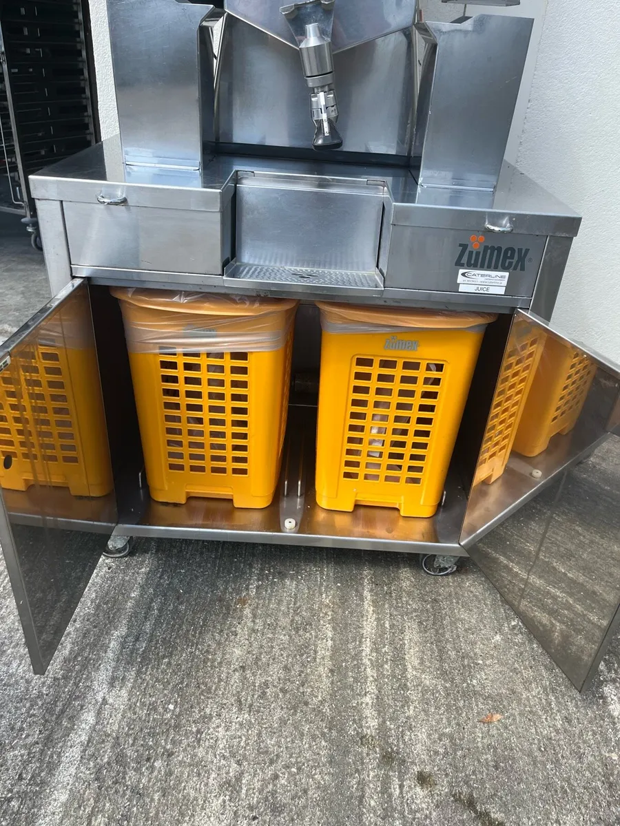 Zumex ...Speed Pro Self Service Juicer - Image 4
