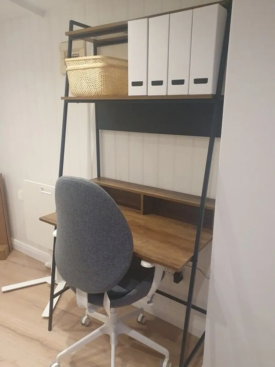 Desk with Shelves - Image 4