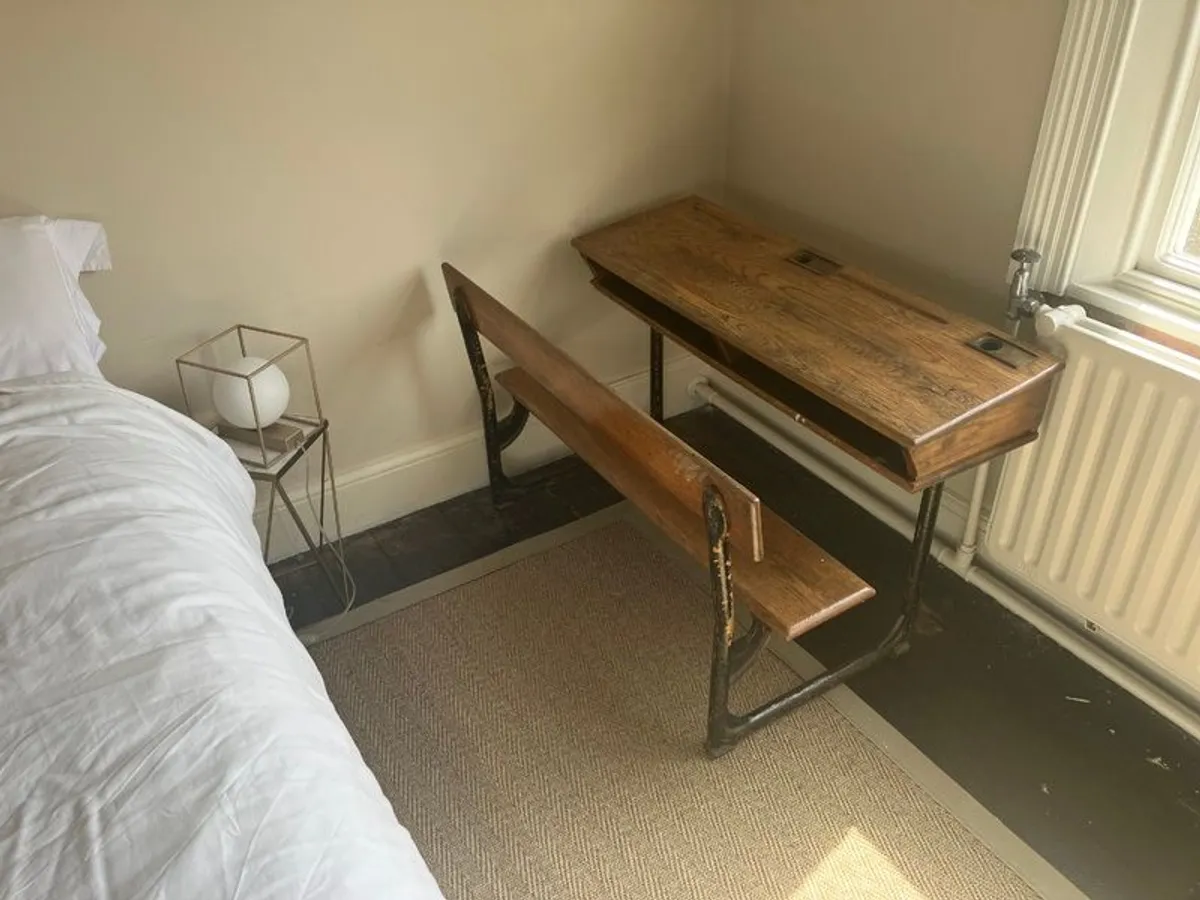 Kids Desk - Image 1