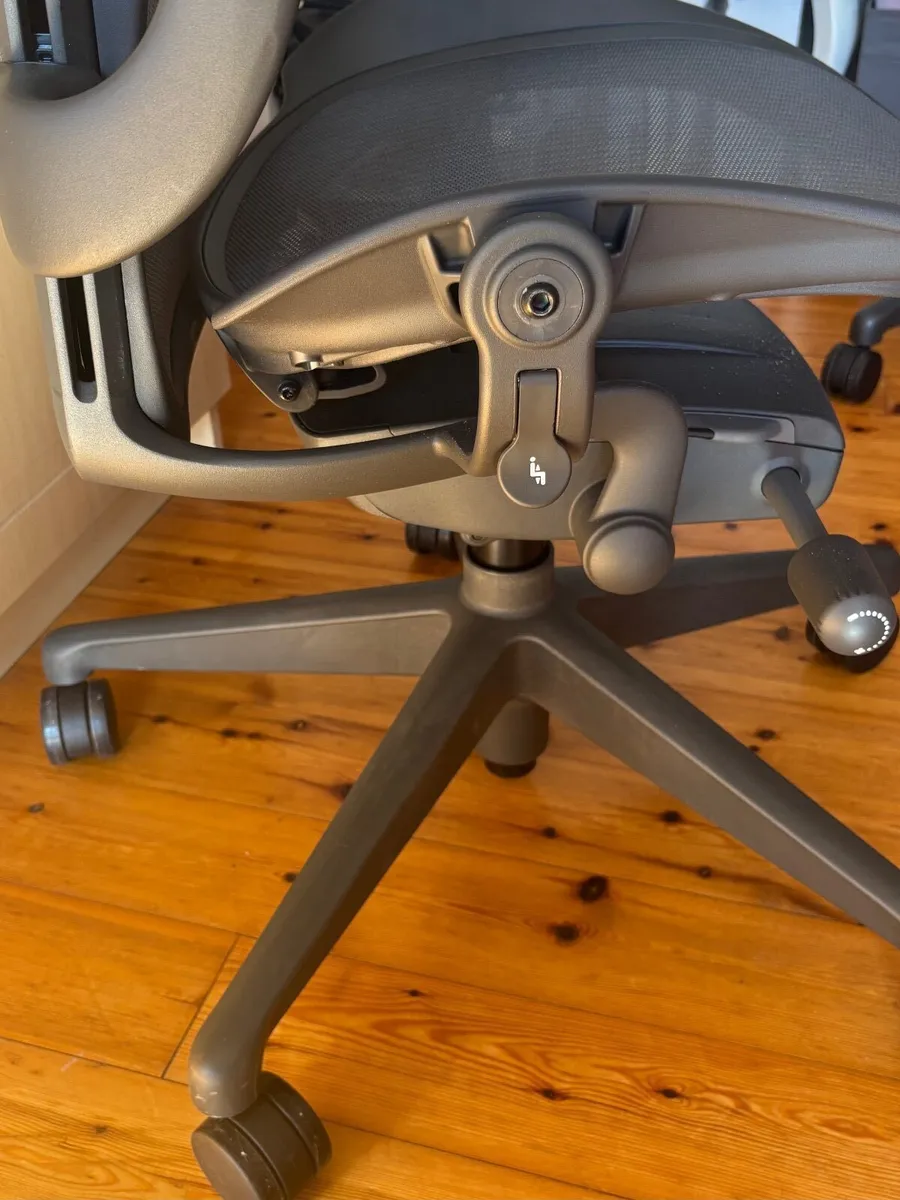 Herman Miller Aeron chair - remastered for sale in Kildare for €500 on ...