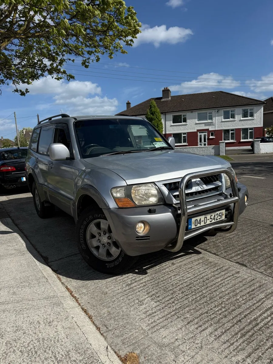 Mitsubishi Pajero 3.2 diesel low miles - Image 2