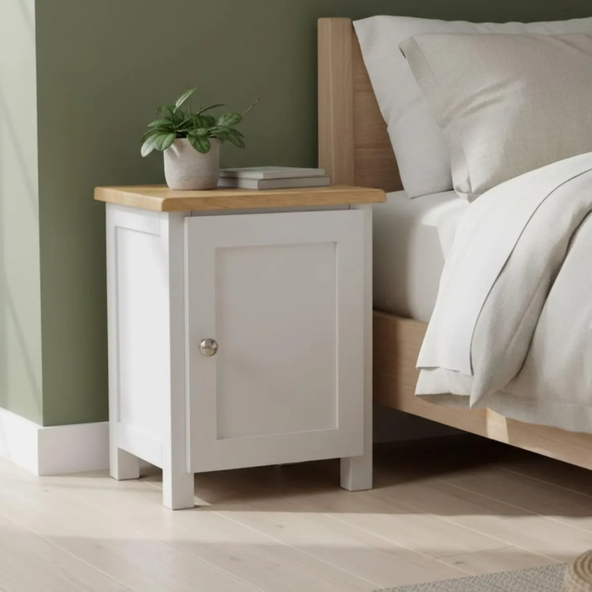 urniture 100% Oak Top Bedside Cabinet 1 Door - Image 3