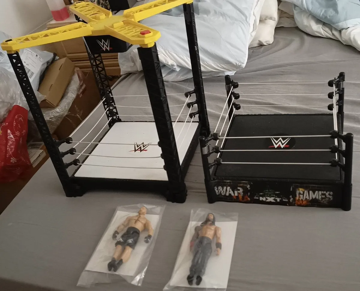 WWE Action Figure & Ring - Image 1