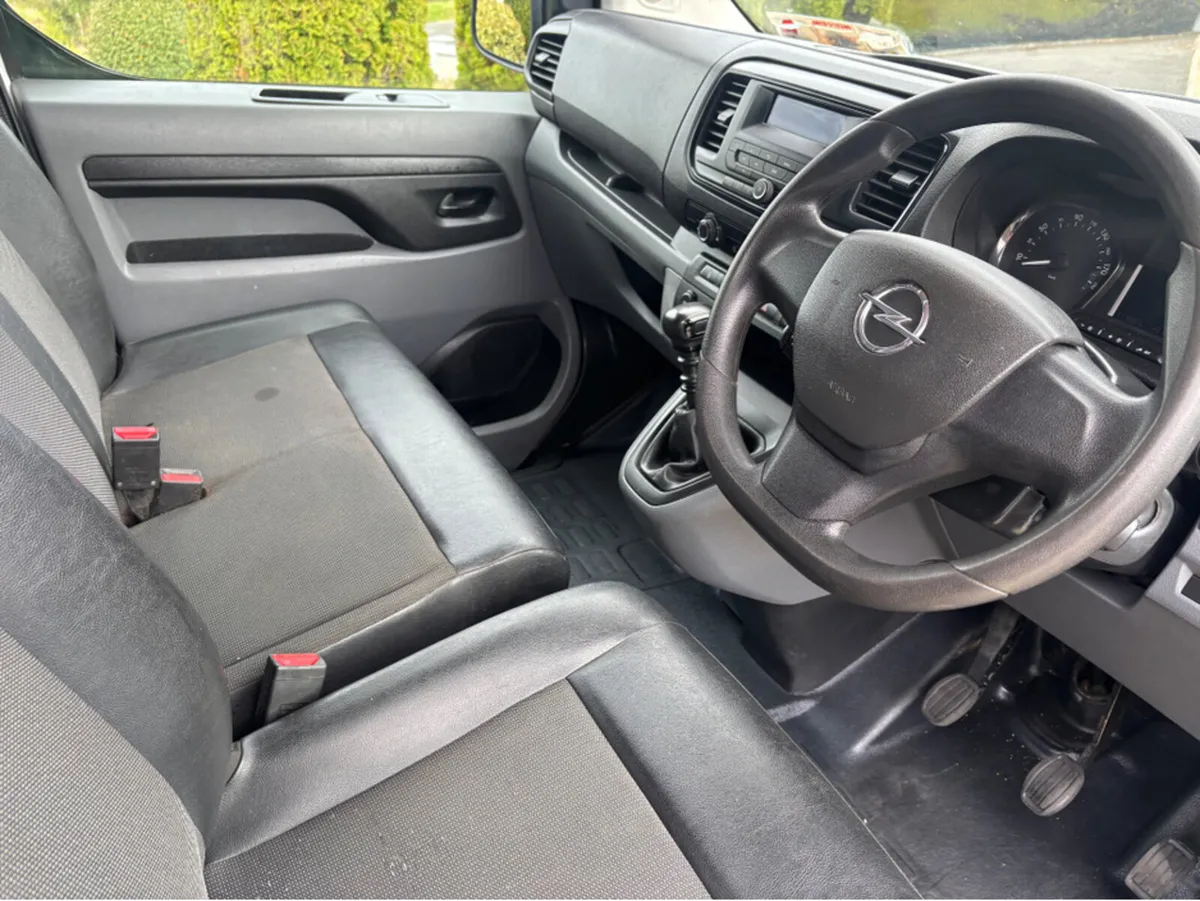 Opel Vivaro 1.5 100PS L2H1  12 MONTHS WARRANTY - Image 3