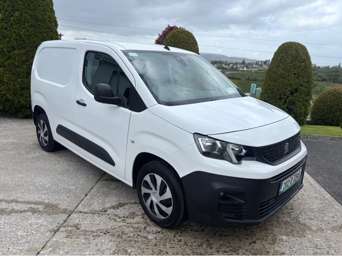 Peugeot Partner PROF PLUS 1.5 BLUE HDI 100 3DR - Image 2