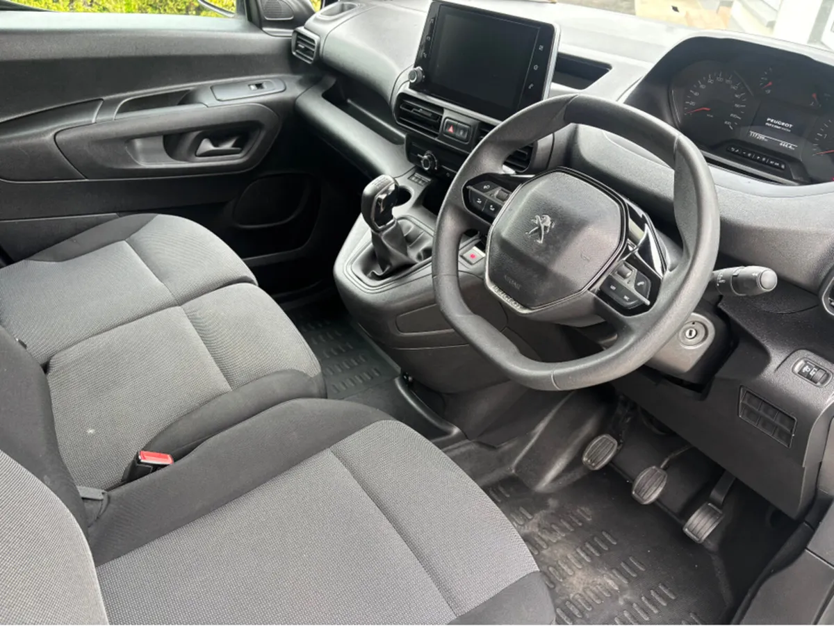 Peugeot Partner PROF PLUS 1.5 BLUE HDI 100 3DR - Image 3