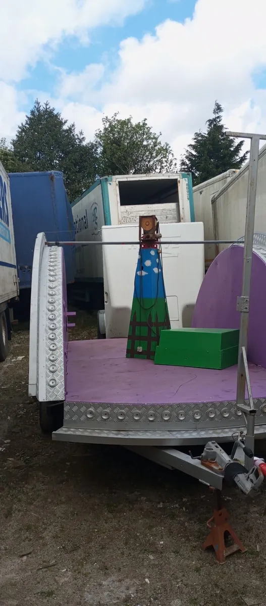 Trailer fairground - Image 1