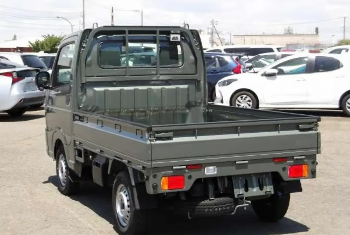 2026 New Model Suzuki Carry 4WD - Image 3