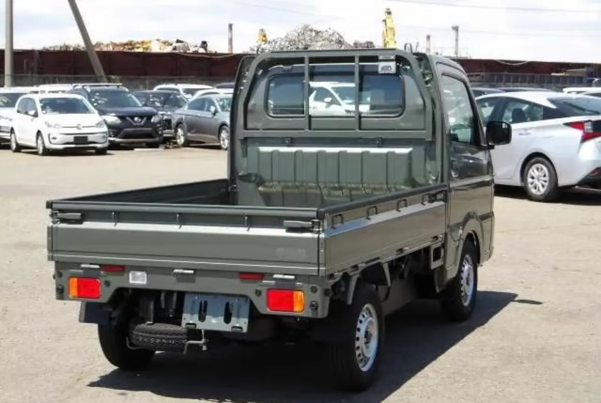 2026 New Model Suzuki Carry 4WD - Image 4
