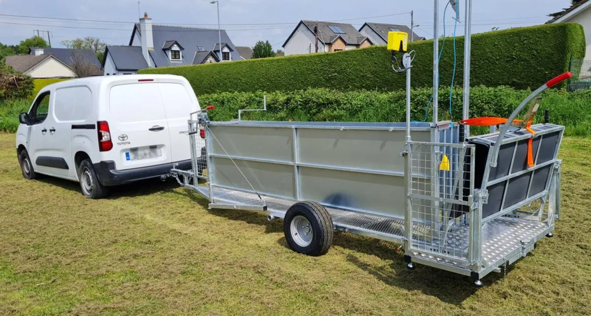 Mobile race trailer - Image 1