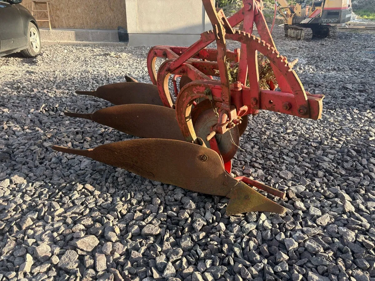 Ferguson 3 Furrow Plough - Image 2