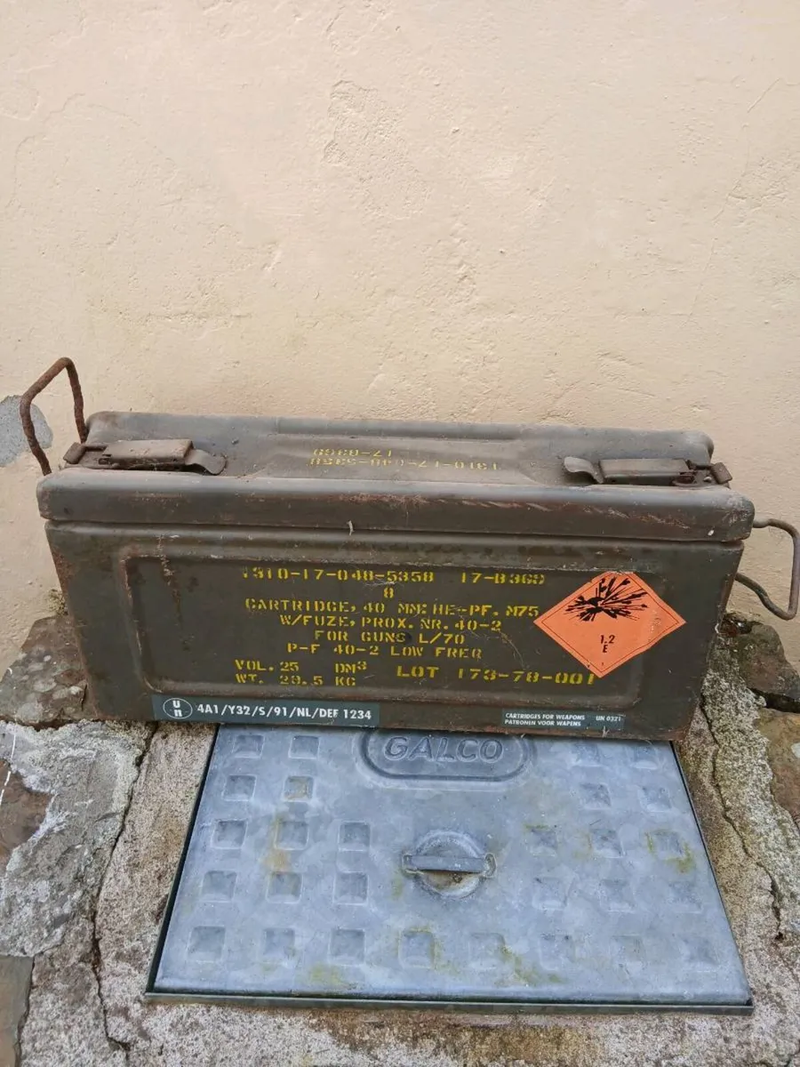 Old ammo box - Image 1