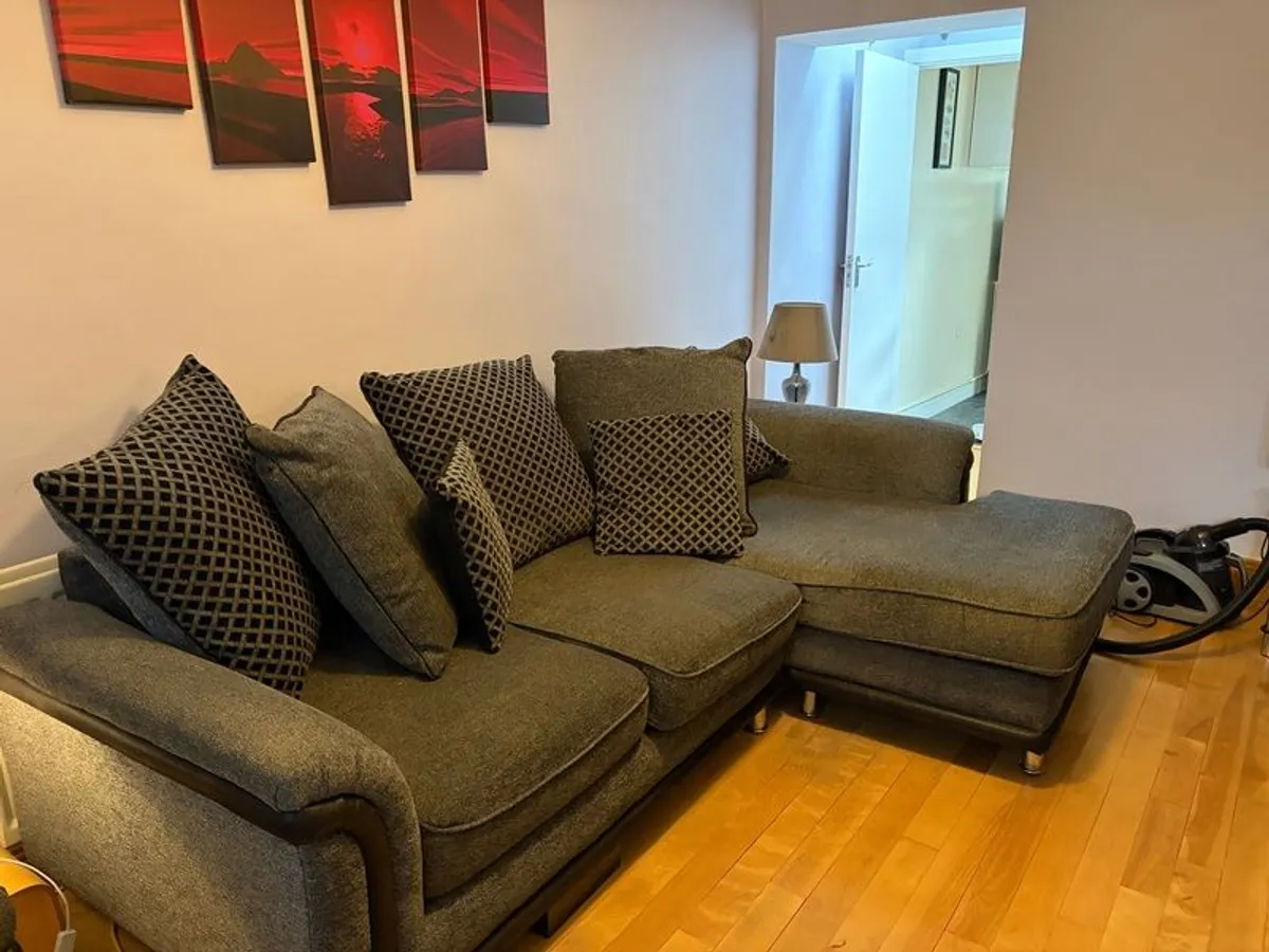 Need Gone Tomorrow. Stunning L - Shaped Sofa - Image 1