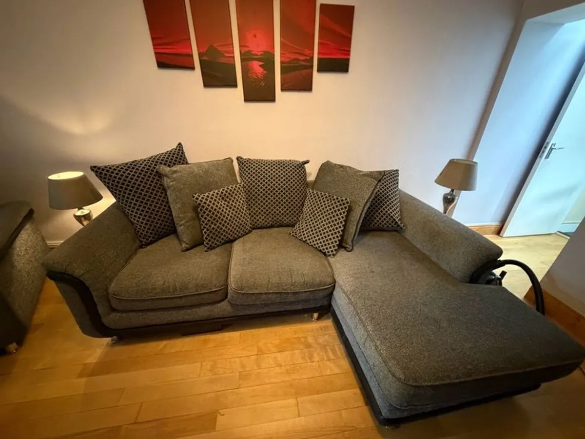 Need Gone Tomorrow. Stunning L - Shaped Sofa - Image 3