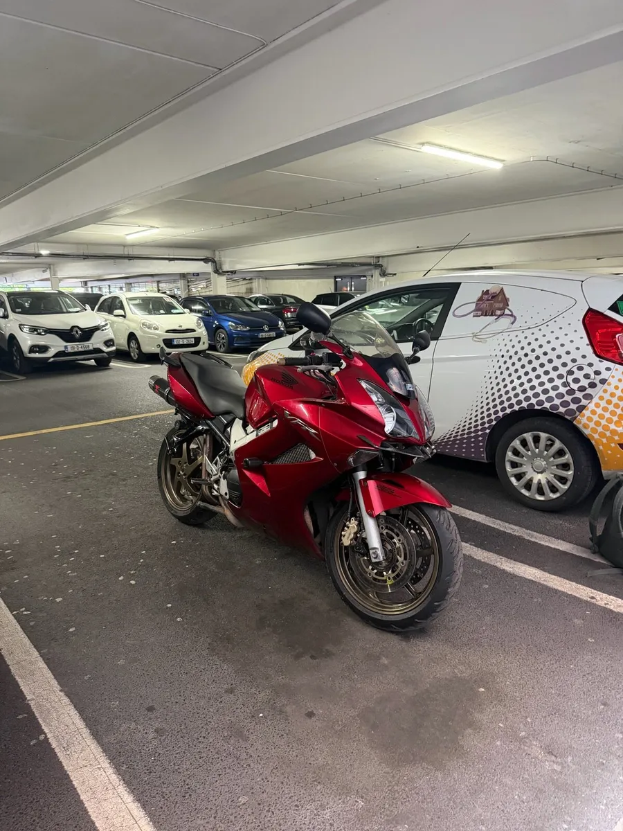 Honda VFR 800 - Image 3