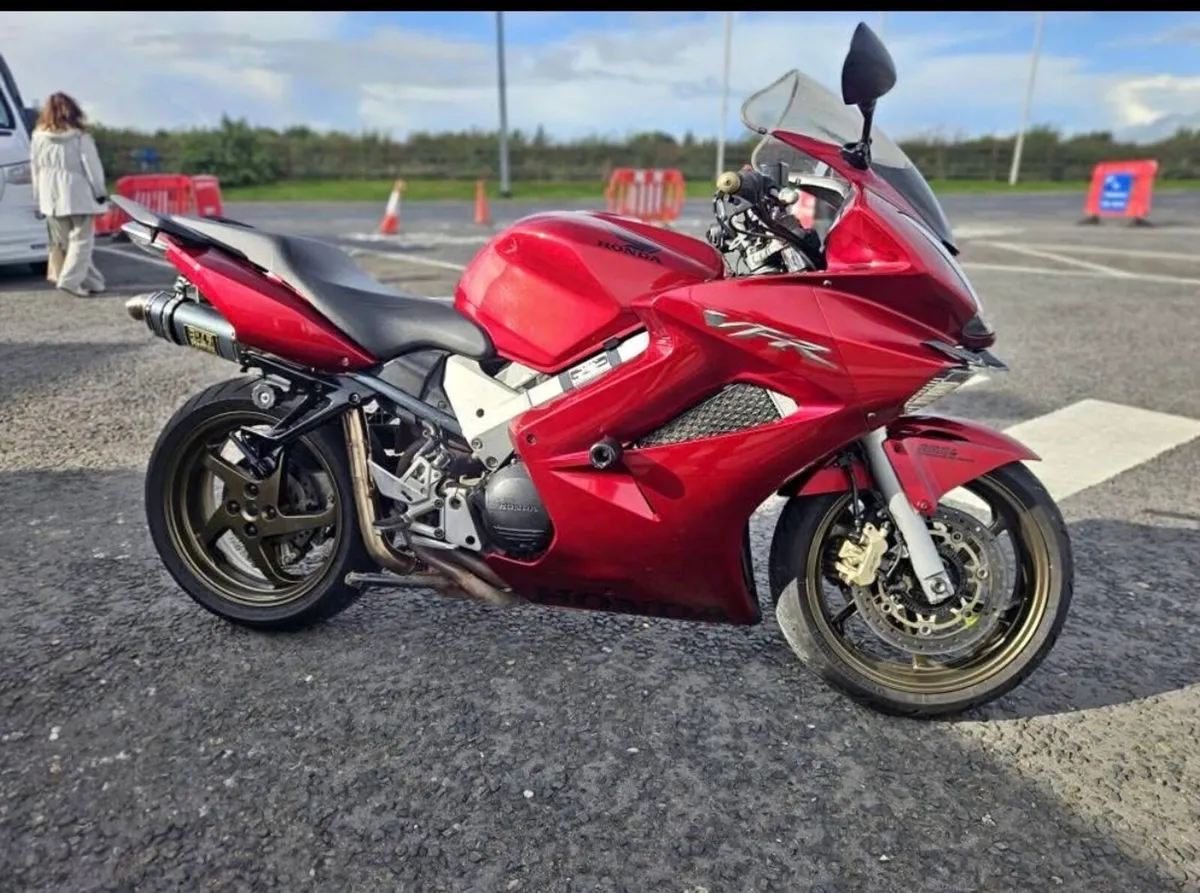 Honda VFR 800 - Image 3
