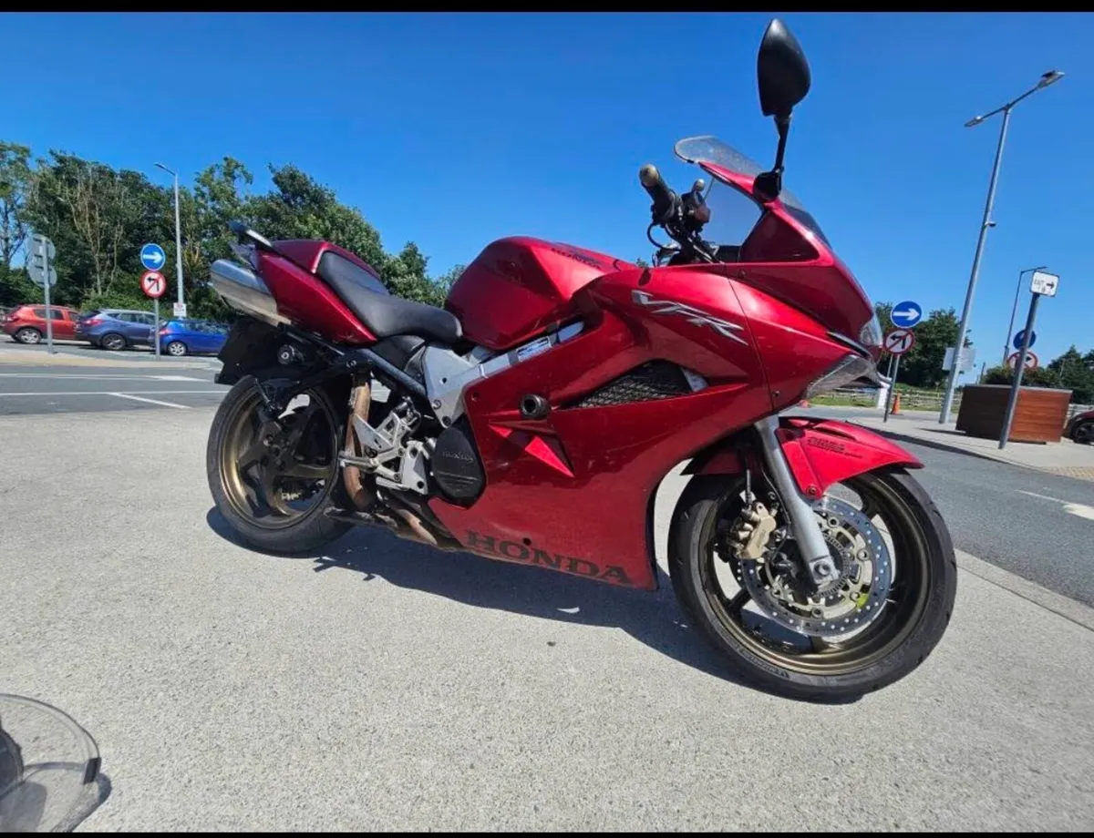Honda VFR 800 - Image 4