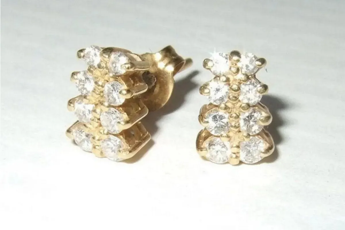 Vintage 18k Hallmarked Gold/Diamond Earrings - Image 2