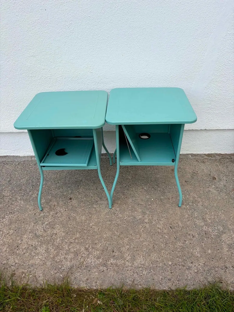 2 lockers - Image 1