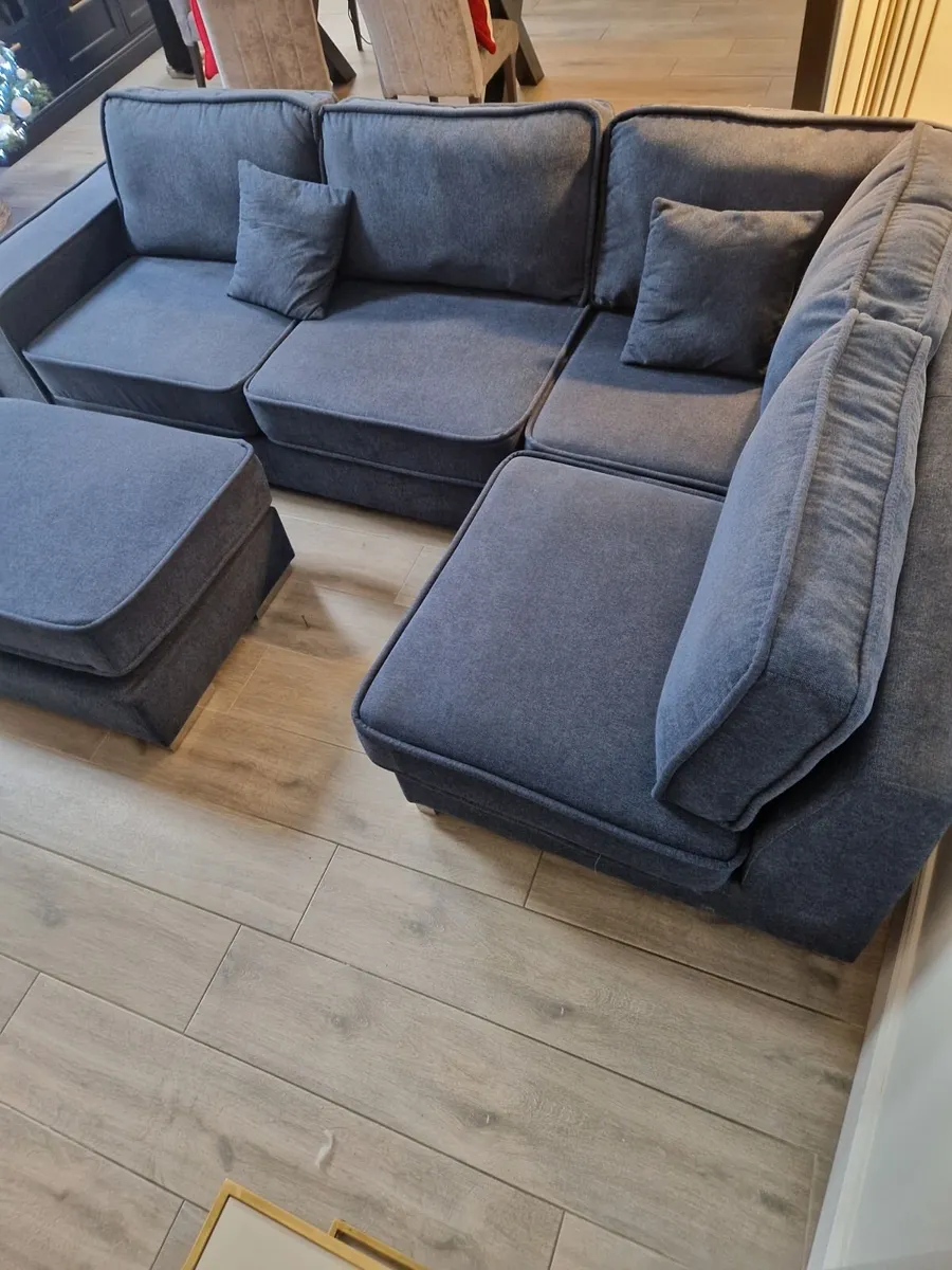 L shaped couch with pouf 3 months old - Image 1