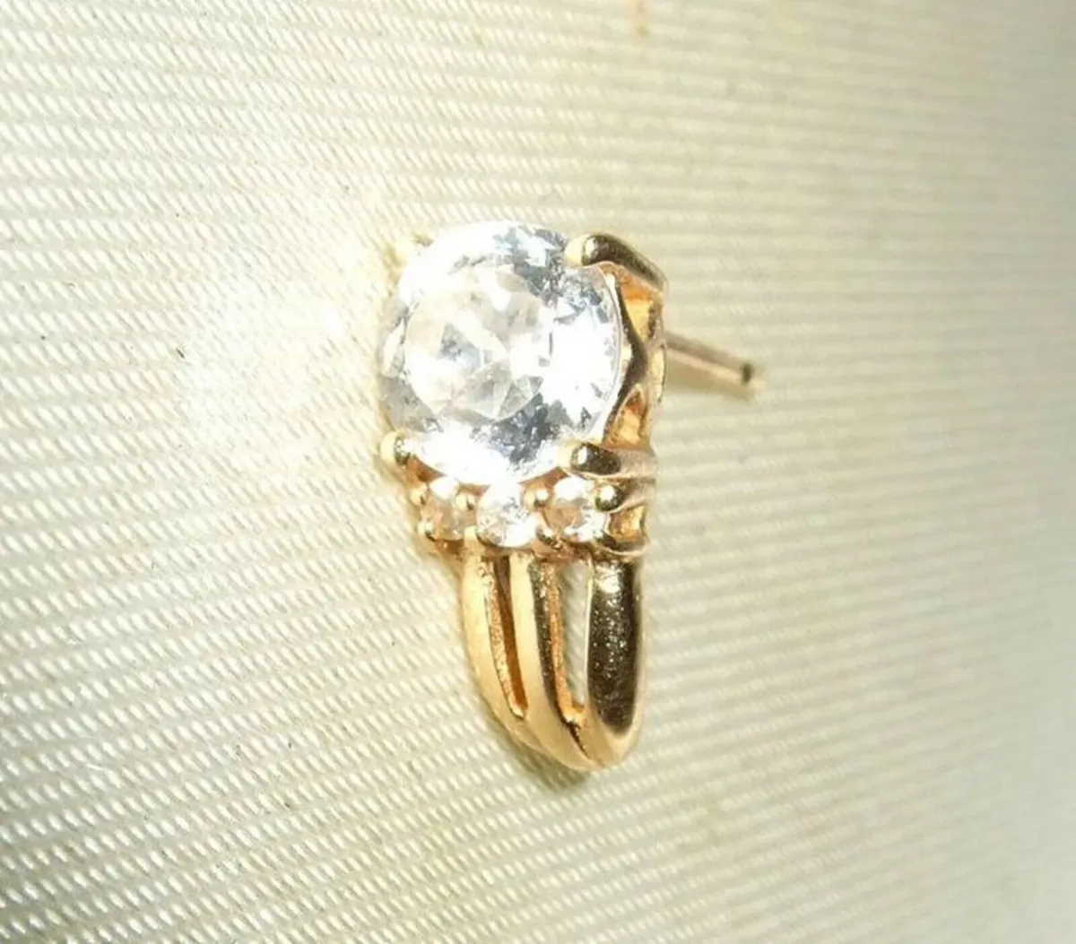 Vintage 14ct Gold Sapphire Gents Ear Stud - Image 2