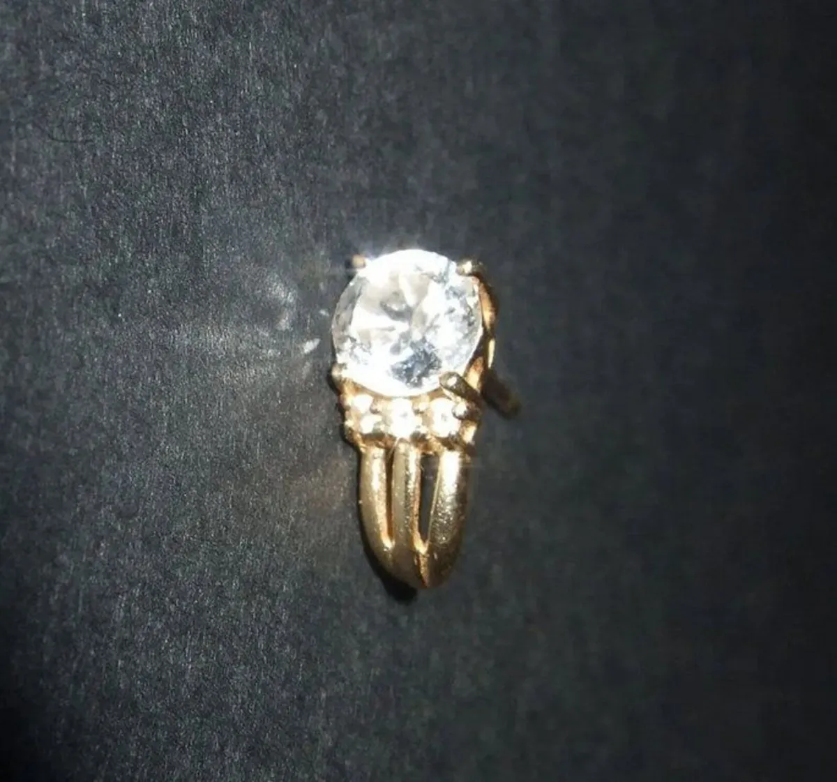 Vintage 14ct Gold Sapphire Gents Ear Stud - Image 1