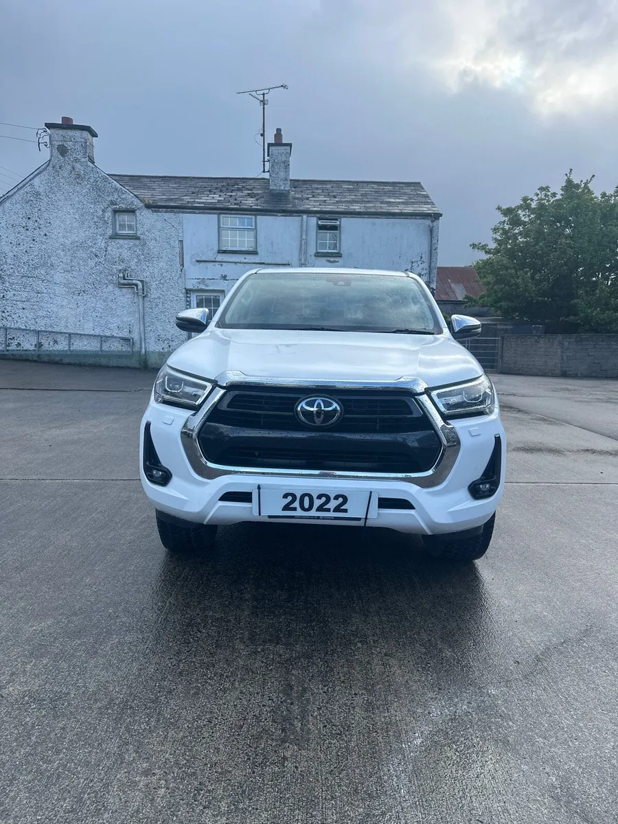 Toyota hilux invincible - Image 1