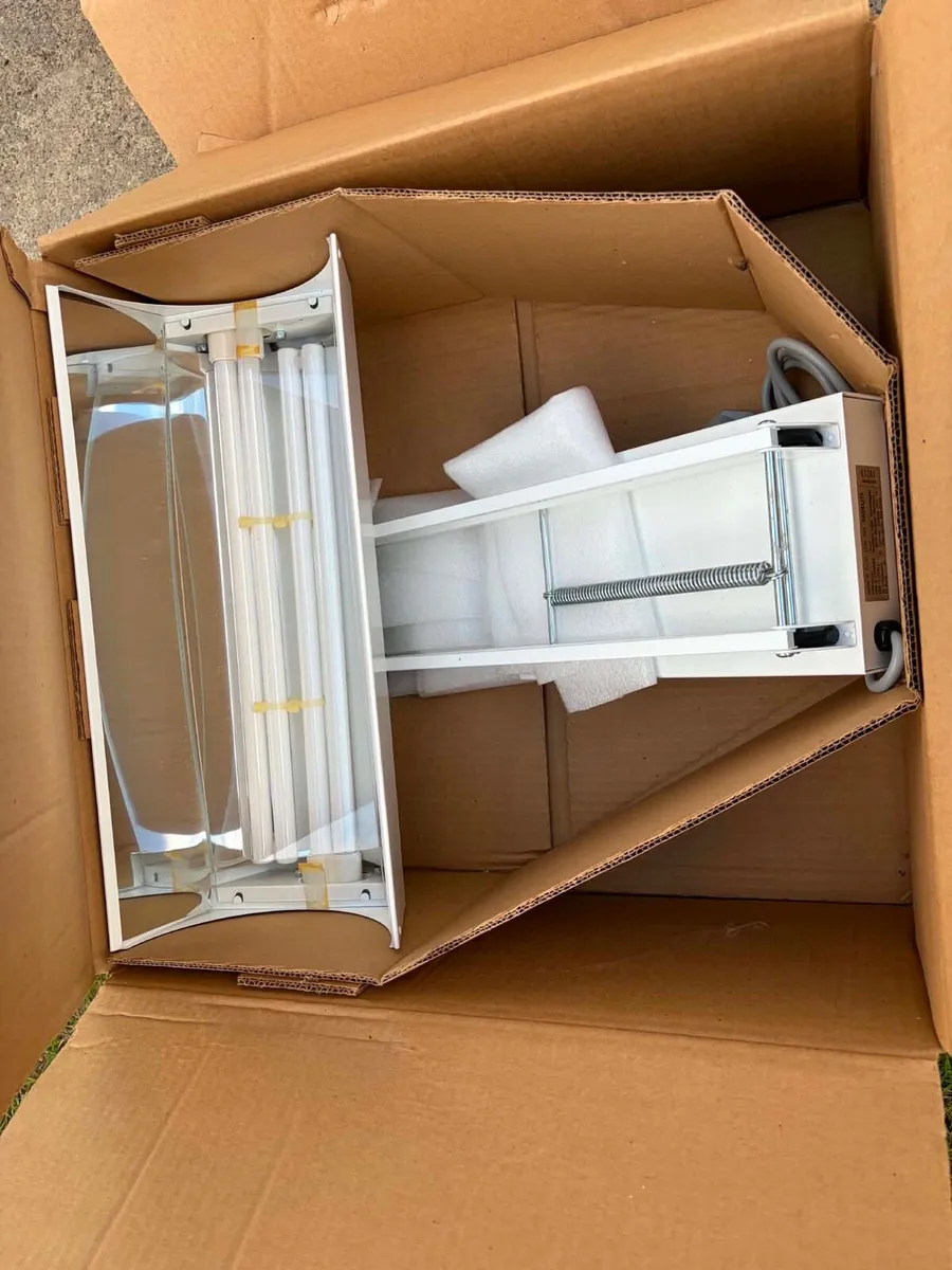 2 new lamps in box - Image 3