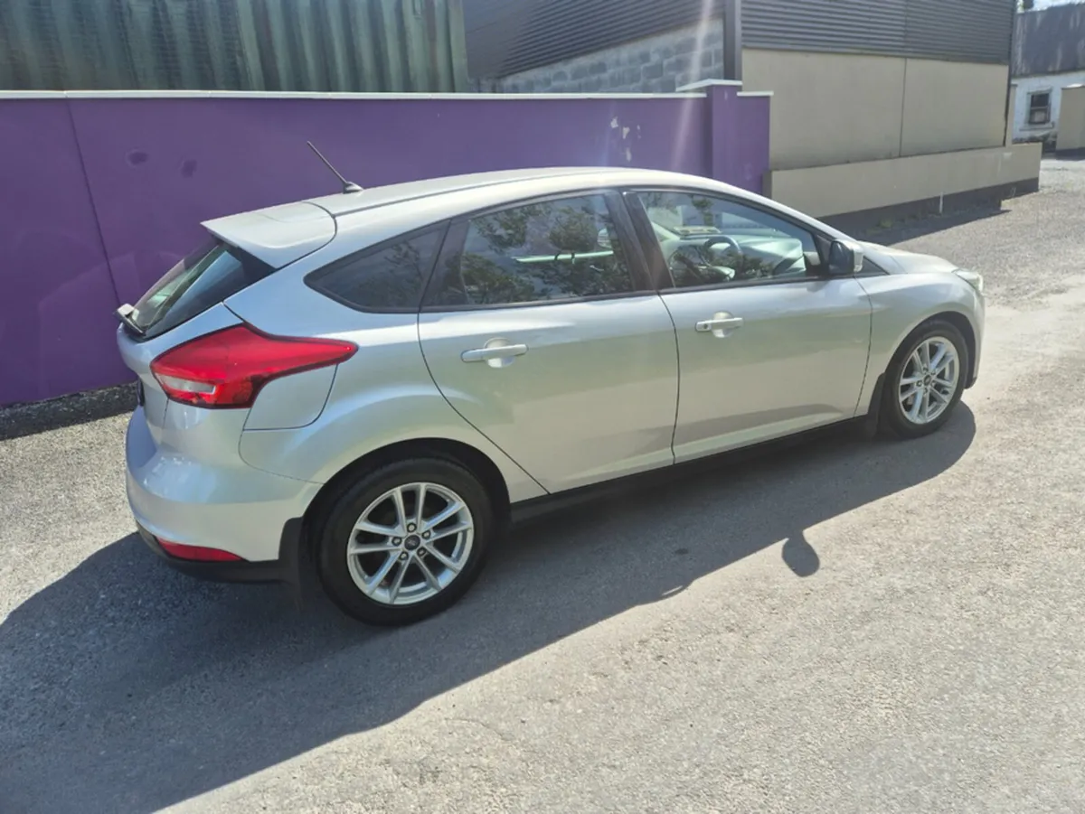 Ford Focus STYLE 1.5 TD 95PS 6SPEED 4DR - Image 4