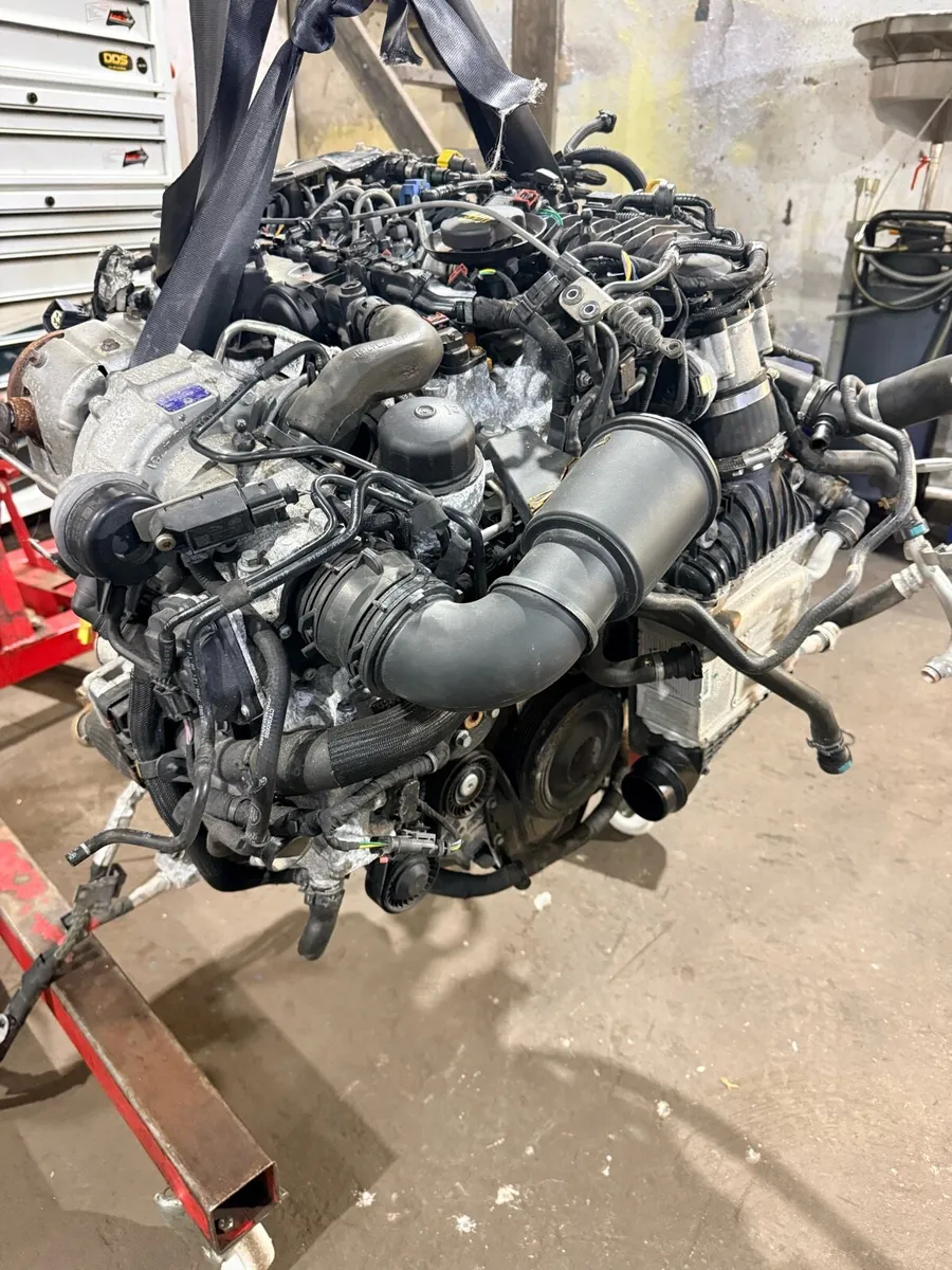 Land Rover DISCOVERY 5 2.0 diesel 204DTA ENGINE - Image 1