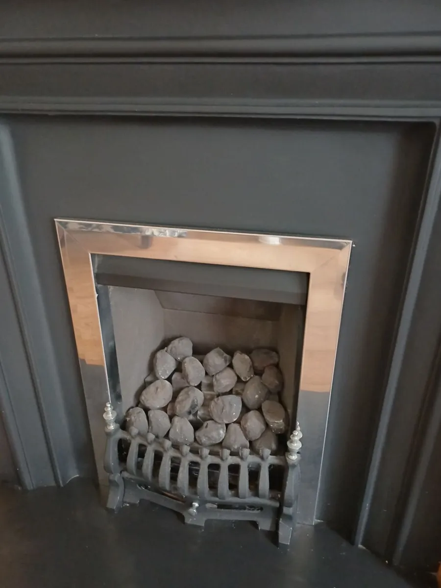 Beautifly Cafted Solid Oak Fireplace With Matching - Image 4