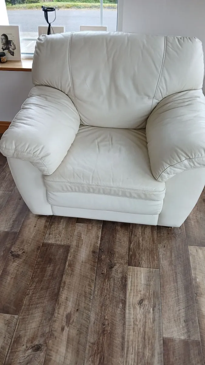 Three Free Leather Armchairs - Image 3