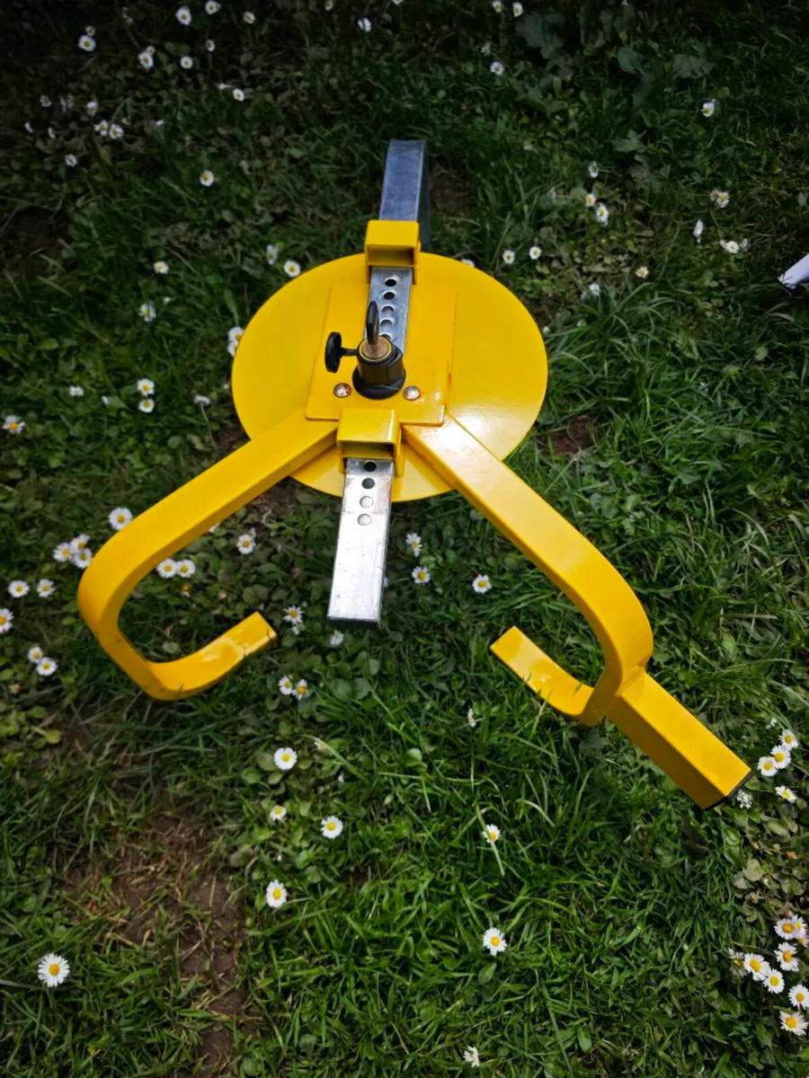 Camping accessories - Image 1