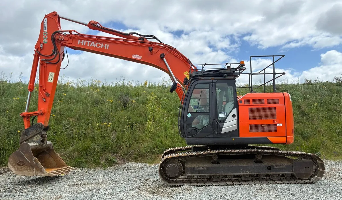 Hitachi ZX225USRLC-6 - Image 2
