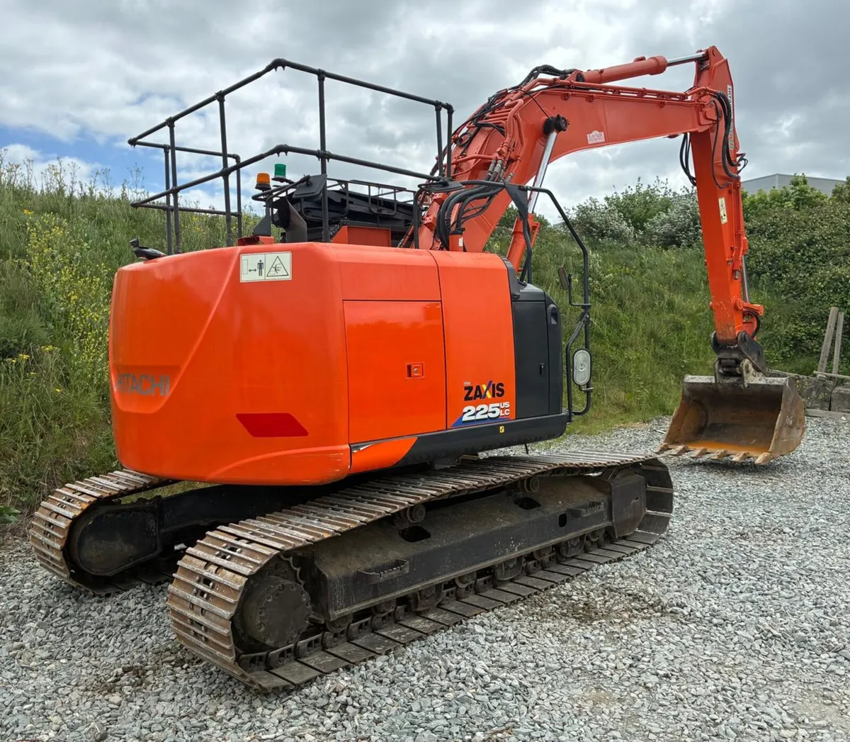 Hitachi ZX225USRLC-6 - Image 4