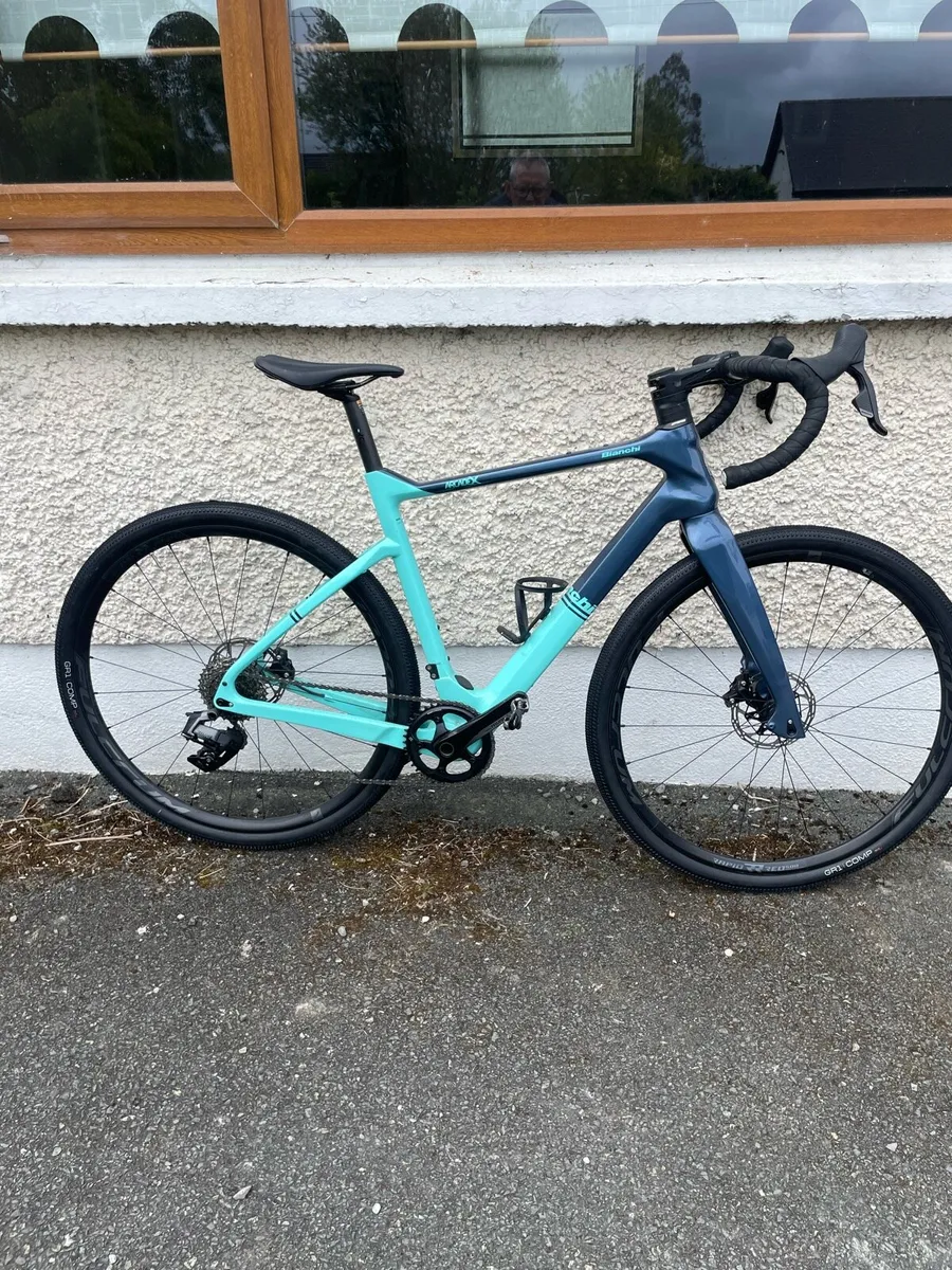 Gravel bike - Image 1