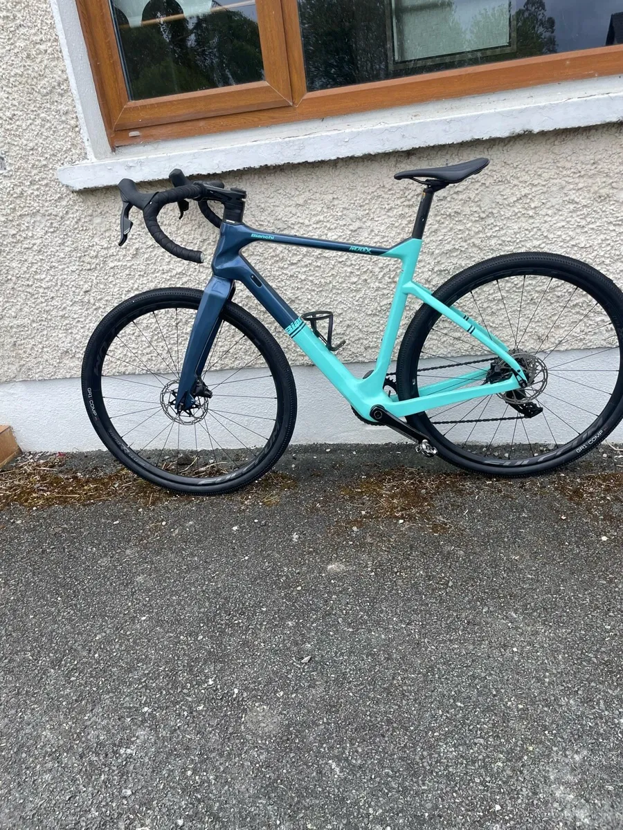 Gravel bike - Image 2