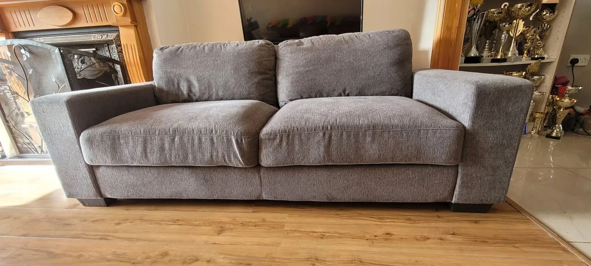Couch - Image 2