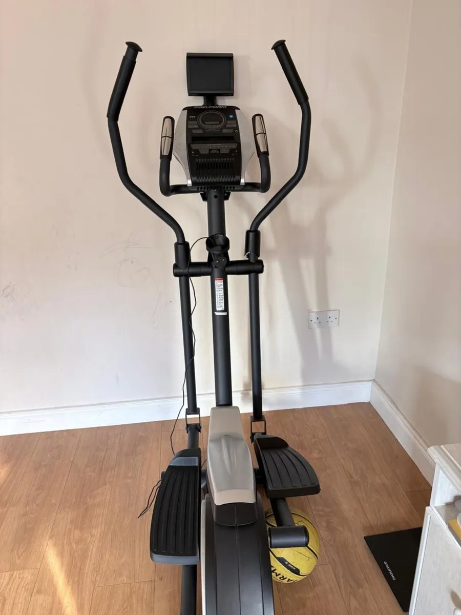 ProForm 325 CSE Elliptical Trainer - Image 1