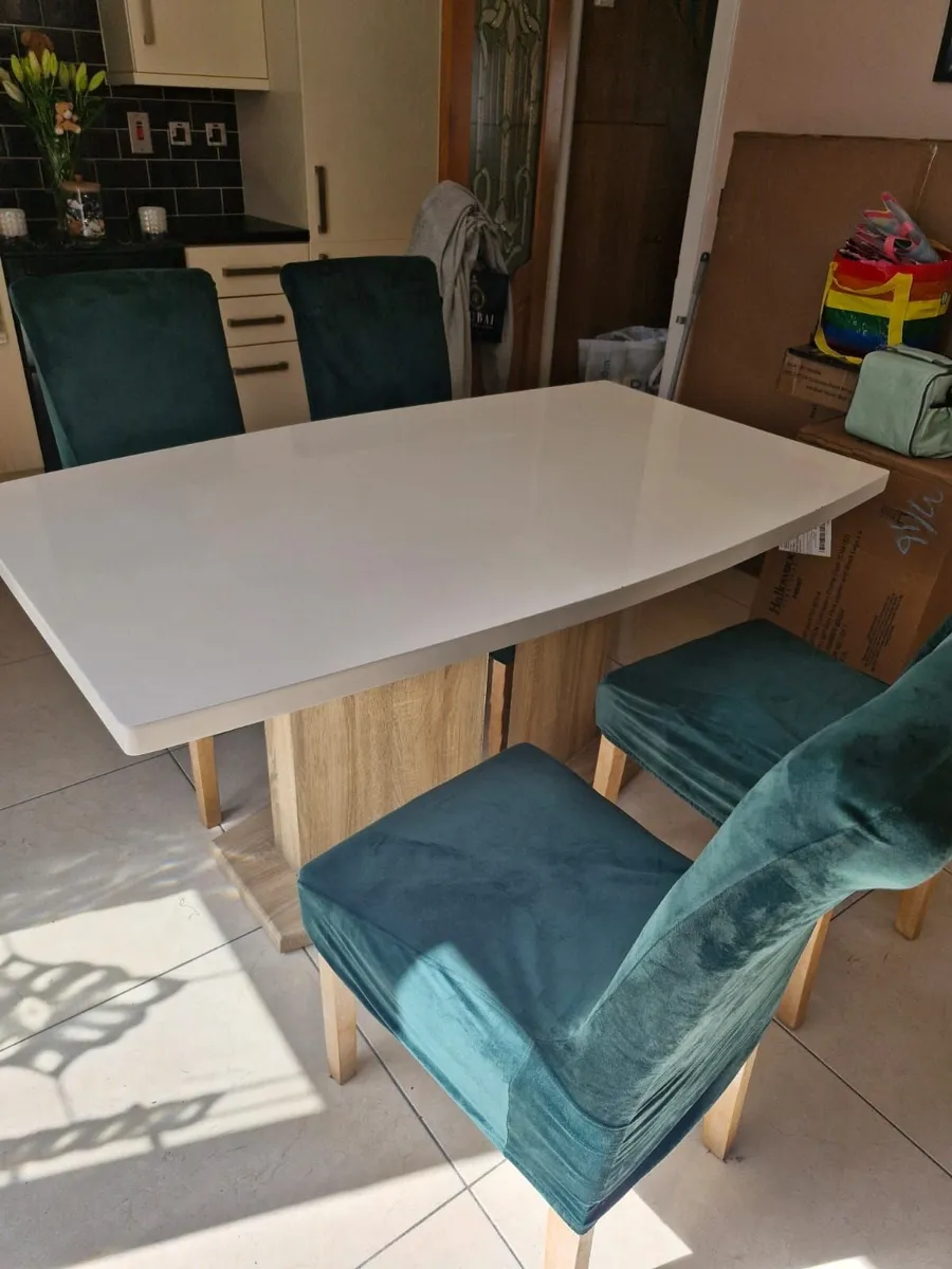 Kitchen Table - Image 4