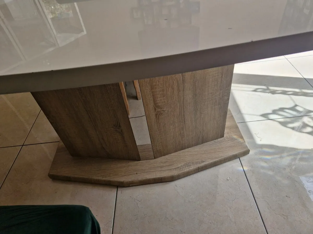 Kitchen Table - Image 3