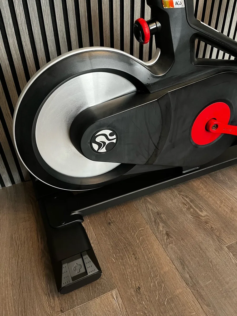 Life fitness iC6 spin bike - Image 2