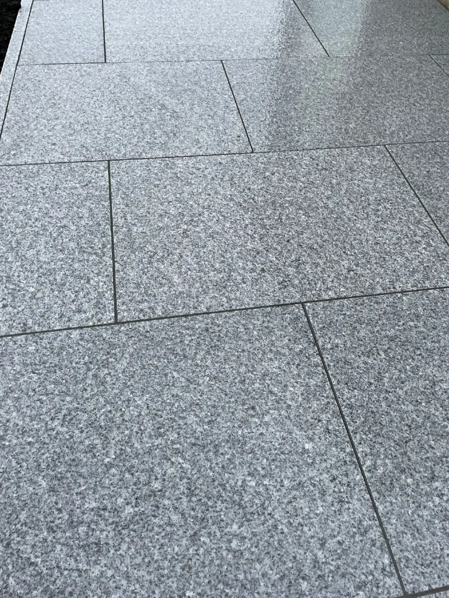 Silver Granite Paving 600 x 900 - Image 2