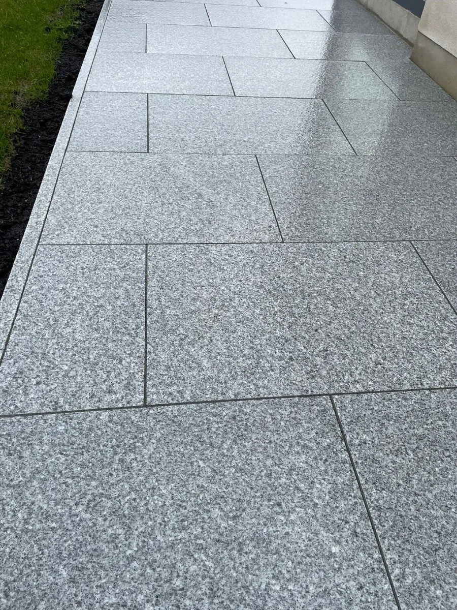 Silver Granite Paving 600 x 900 - Image 4