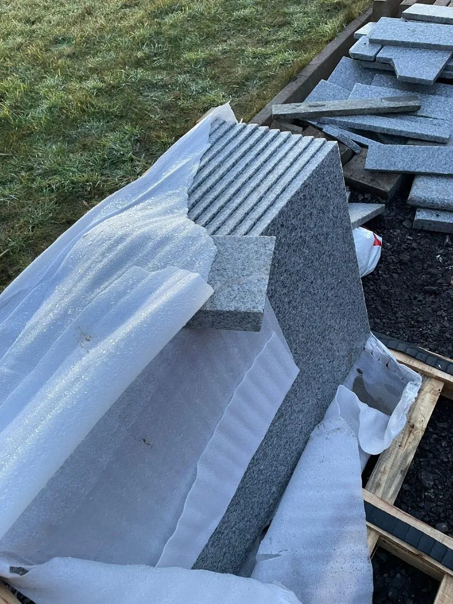 Silver Granite Paving 600 x 900 - Image 3