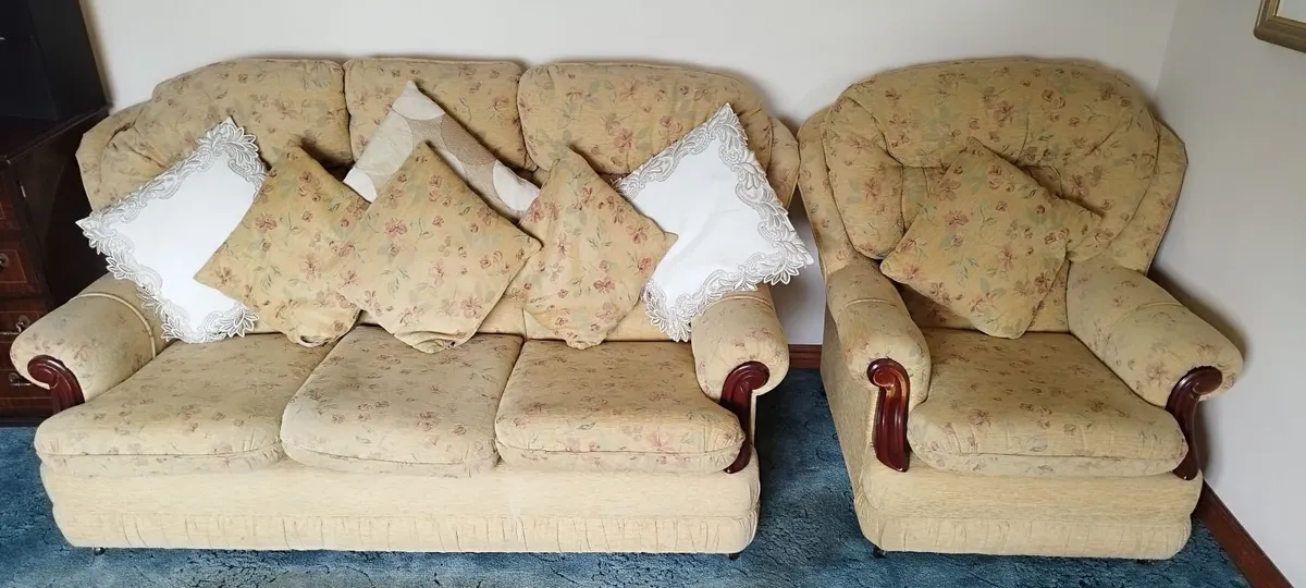 Free couch and chairs - Image 1