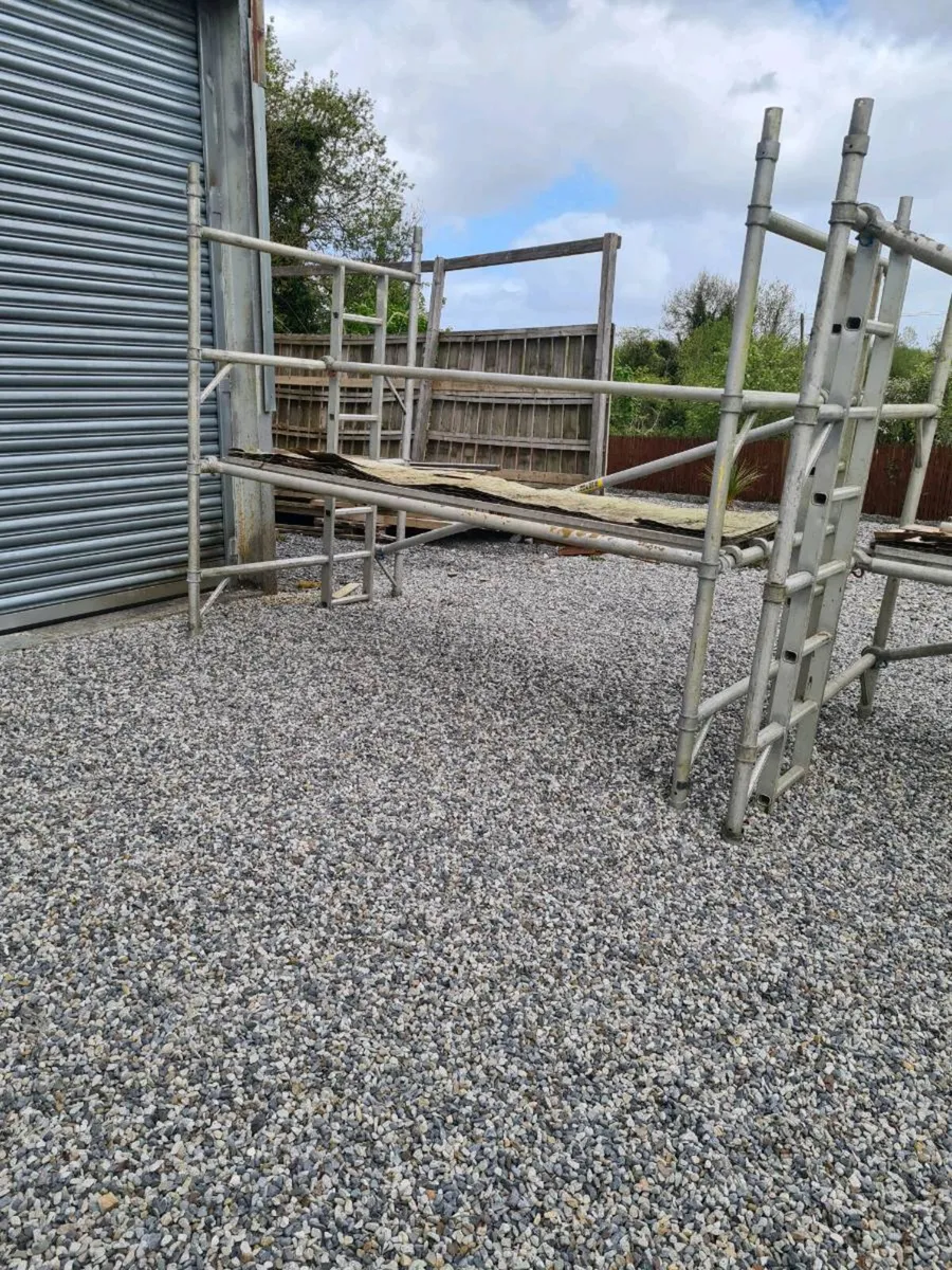 Scaffold towers - Image 4