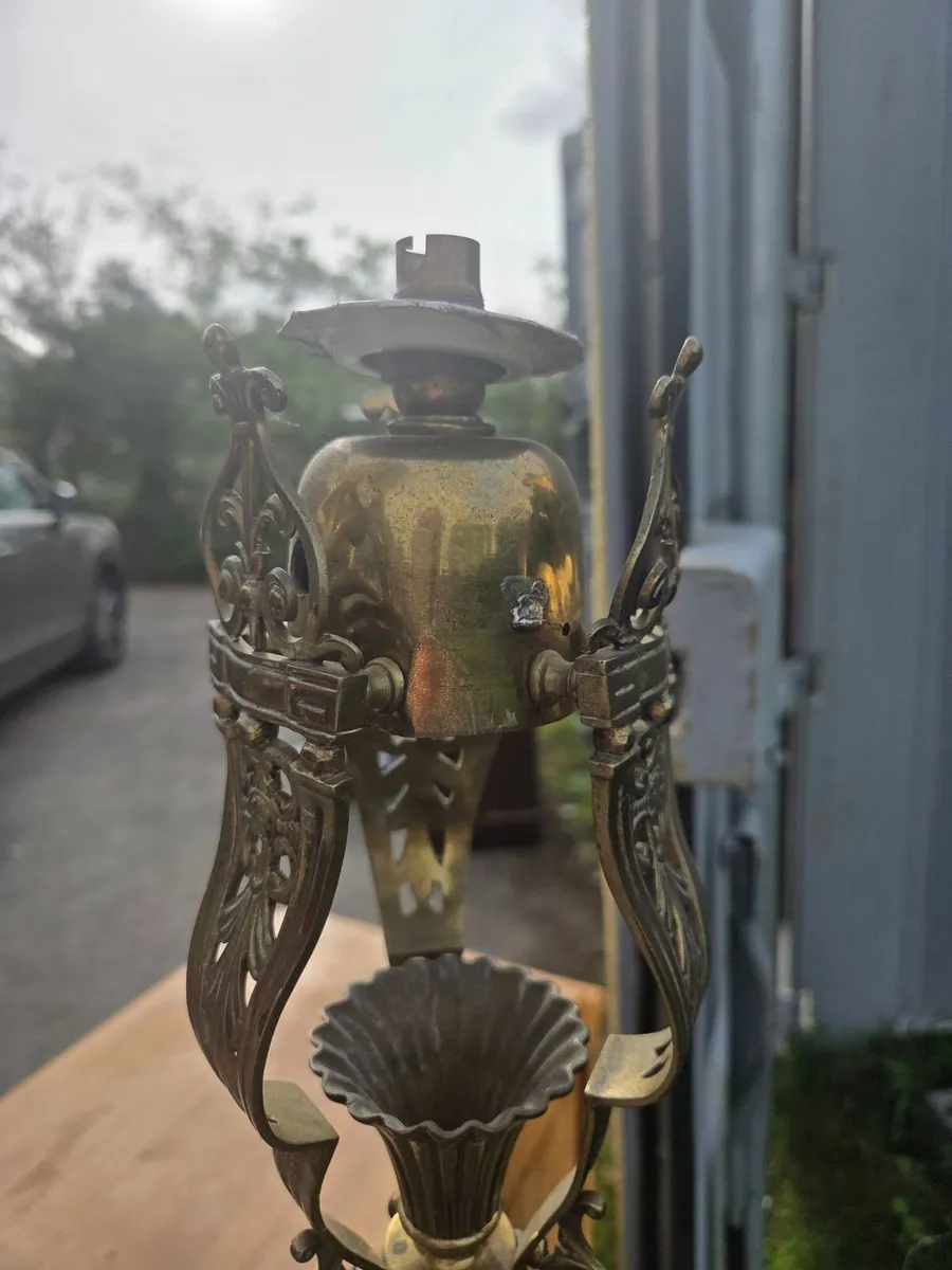 Antique Victorian Brass lamp - Image 4