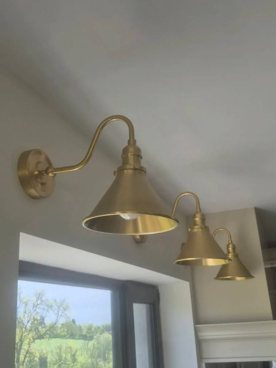Elstead provence antique brass wall light - Image 2